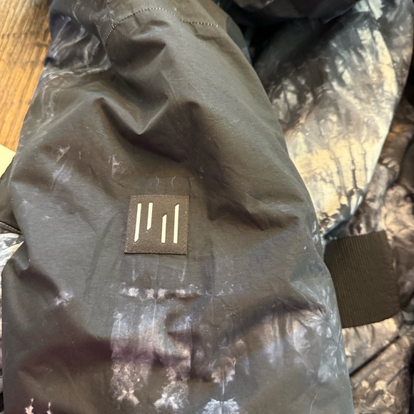 Holden Cropped Alpine Down Jacket Black Tie Dye Women's XL Gorpcore NWT - Picture 11 of 13